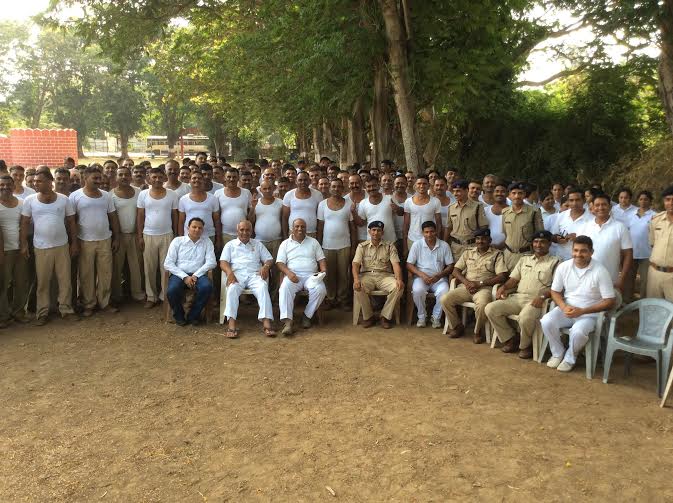 Railway police force me stress free living programme me lecture karte hue